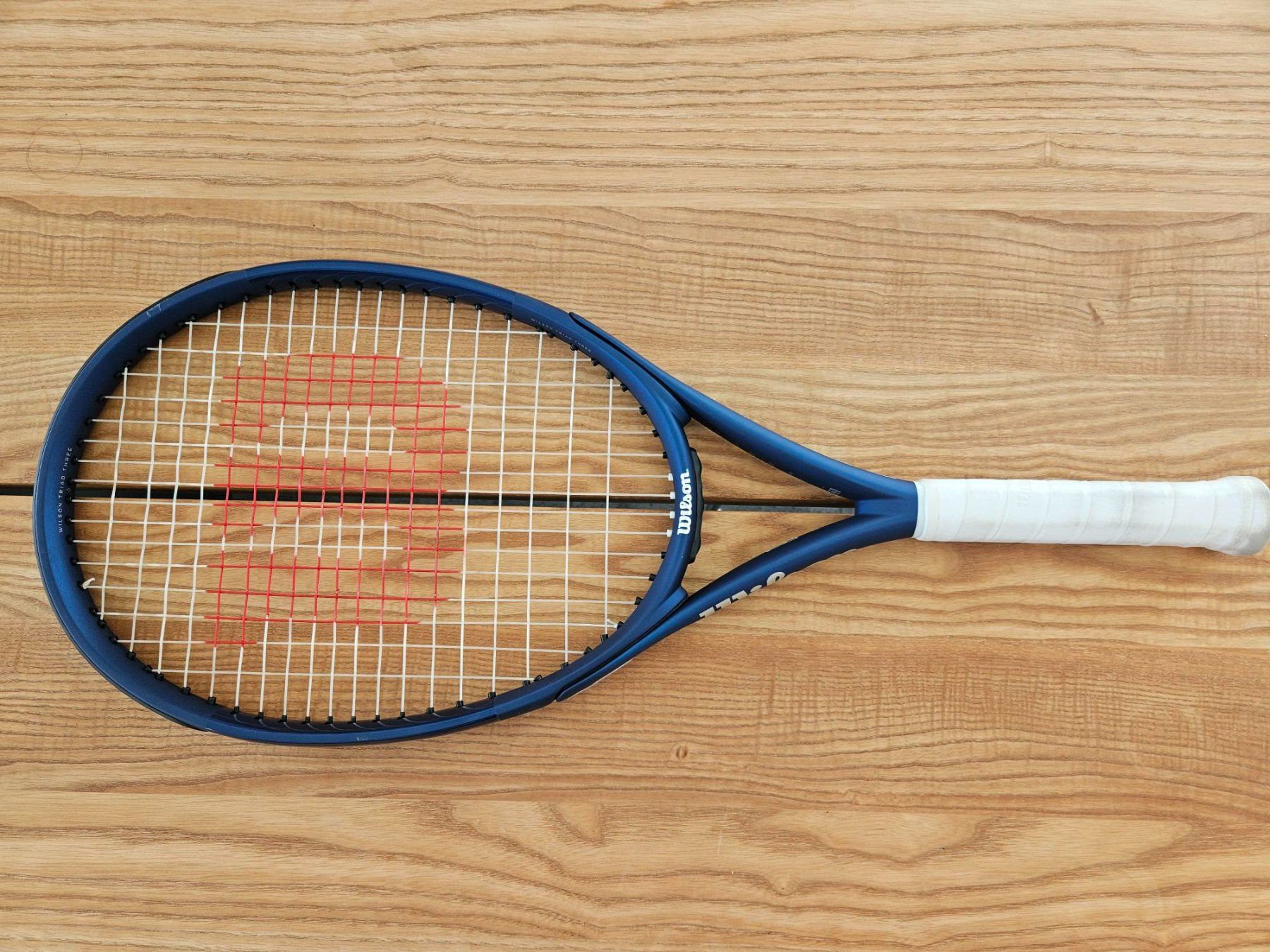 Wilson Racchette: Tennisschläger Willson Triad Three Komfortschläger – Usato da Gerzensee venduto da ankissling 3