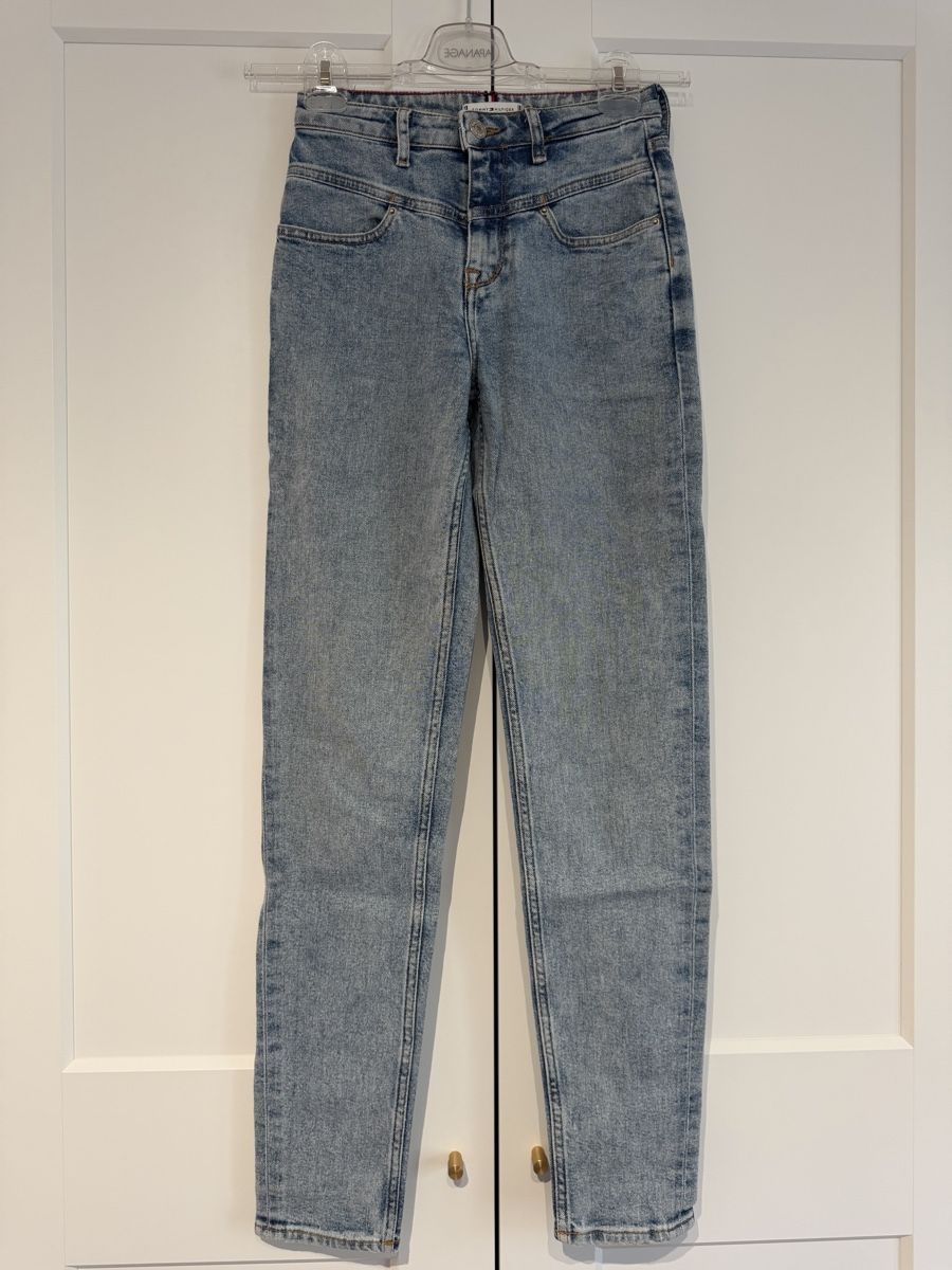 Tommy Hilfiger Jeans: Tommy Hilfiger Slim Fit Jeans – Gebraucht aus Zürich von asg_closet