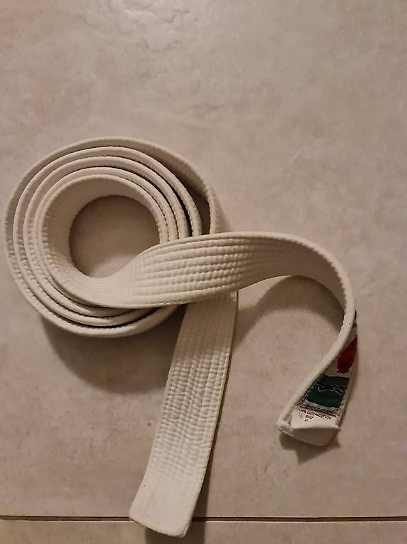 Kimonos: Karate gi Gr. 130 – D'occasion à Böckten par passion10 3