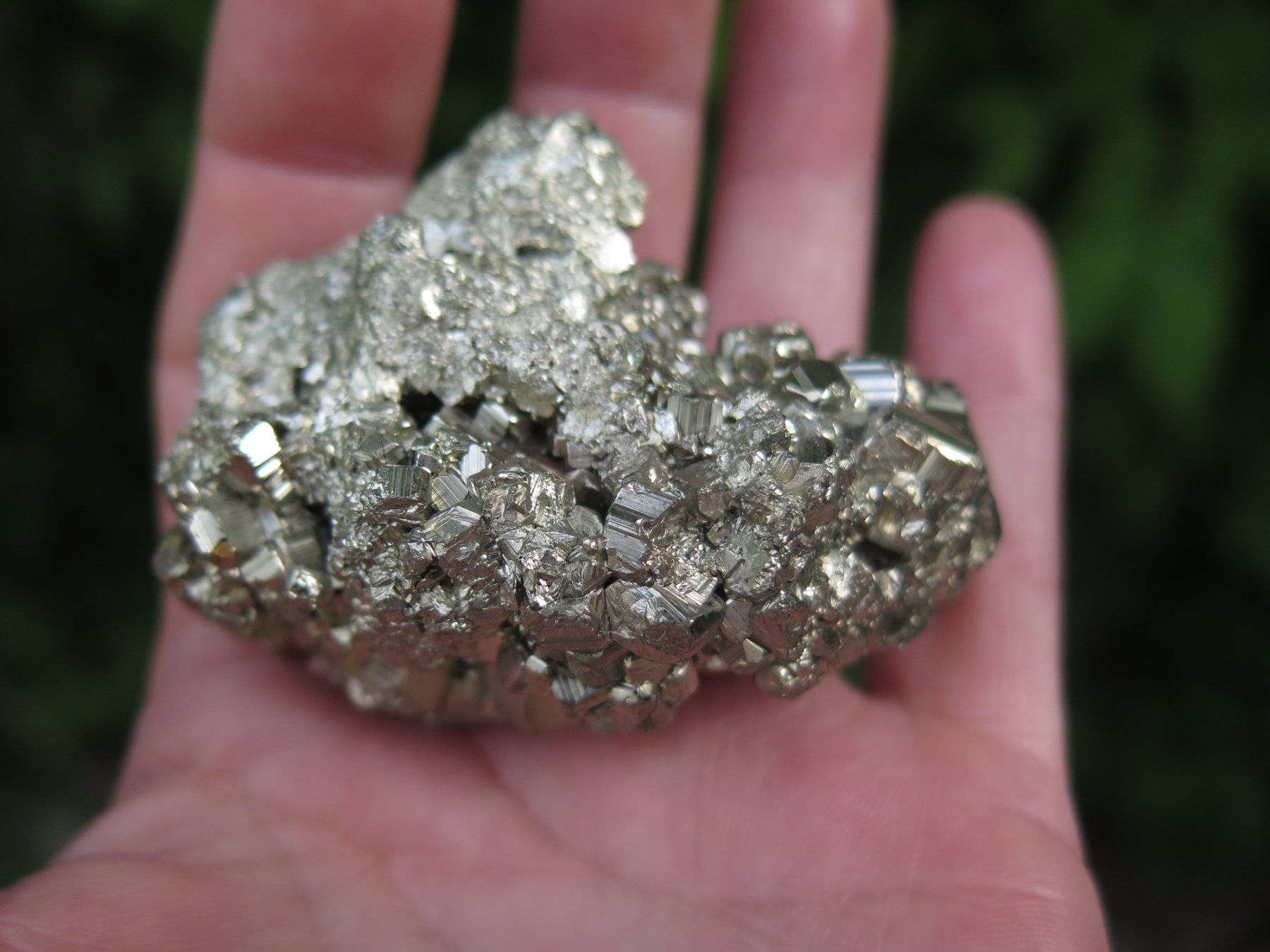 Mineralien & Heilsteine: Pyrit von Peru, sehr Hochglänzend – Gebraucht aus Schaffhausen von Yamakana51L8736OQ8 5