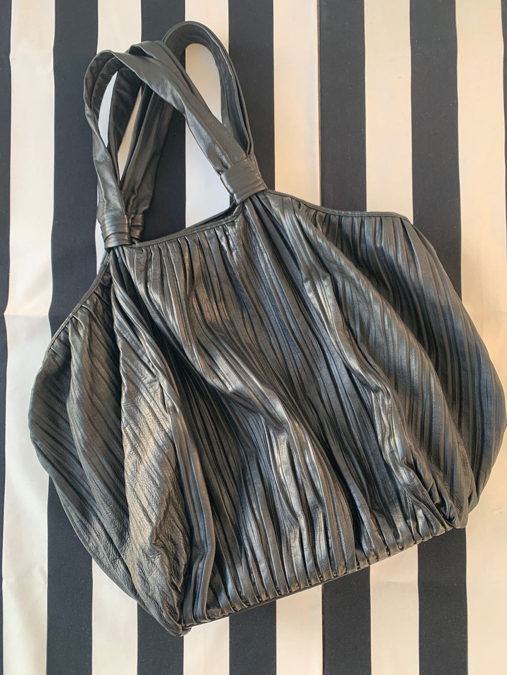 Max Mara Taschen für Damen: MAX MARA Tasche Leder schwarz – Neu (gemäss Beschreibung) aus Thalwil von Paulina72 1