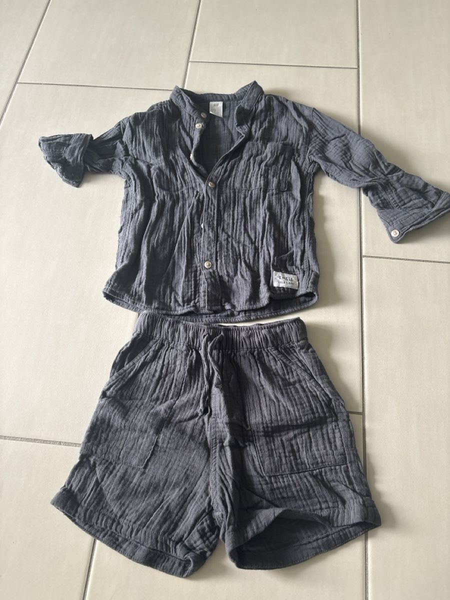 H&M Lotti & Set di vestiti: Sommerhemd und Hose Grösse 92 von H&M – Usato da Wettingen venduto da Stephanie_93
