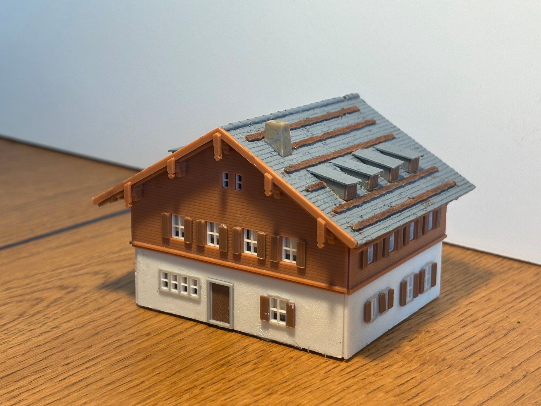 Modellini di ferrovie: L2233 Mängel: Chalet (Spur N) – Usato da Birsfelden venduto da Birs_25