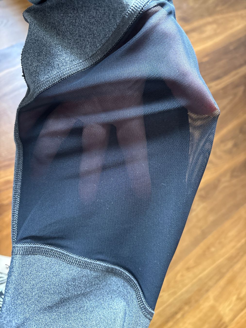 Under Armour Leggings: Under Armour Leggings Gr.M -  hellgrau und schwarz – Gebraucht aus Richterswil von ZueriLake2 5