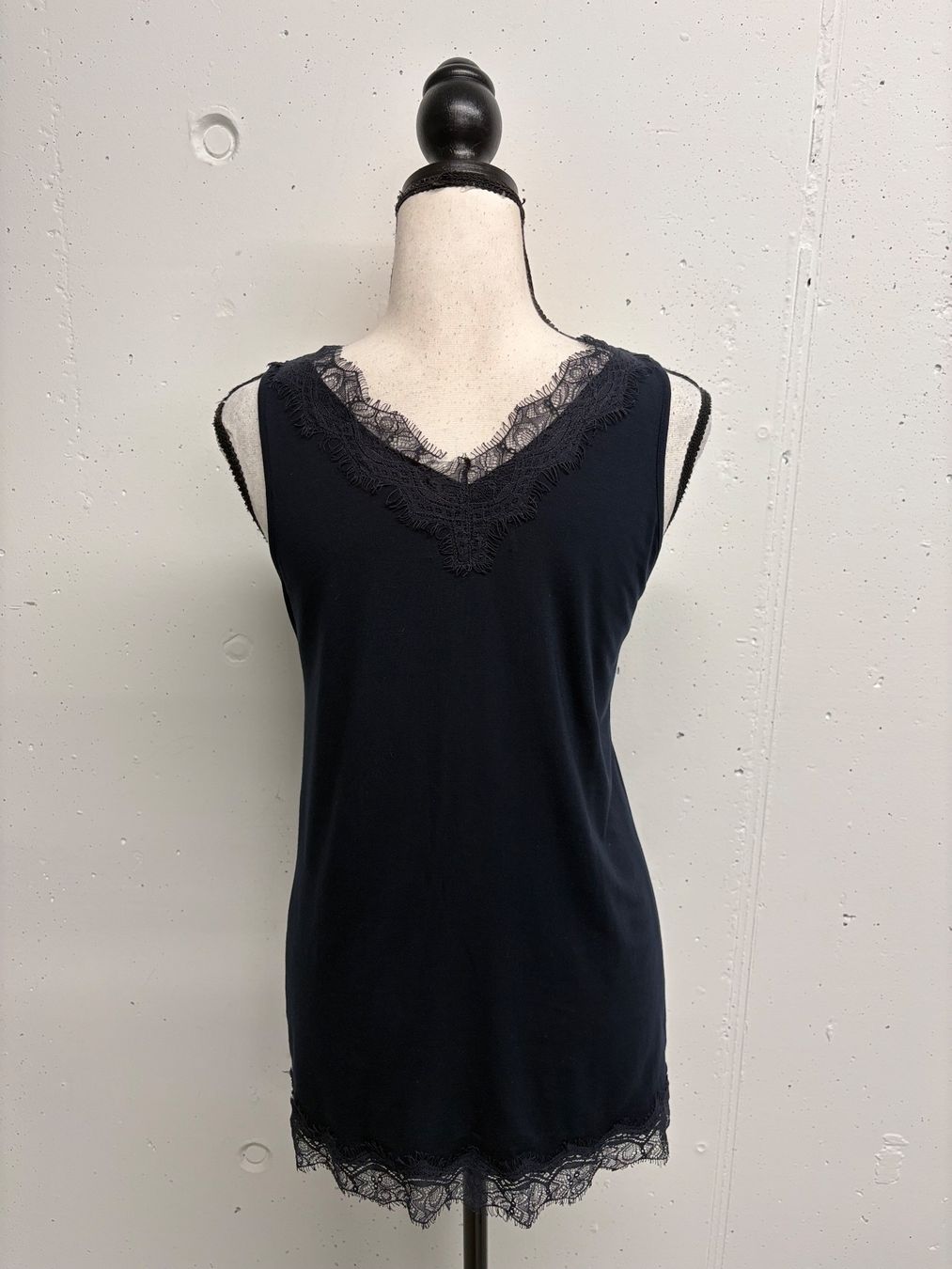Top: Catnoir Top dunkelblau mit Spitze Gr. 36 Modal – Nuovo (secondo la descrizione) da Regensdorf venduto da secondchancefashion 2