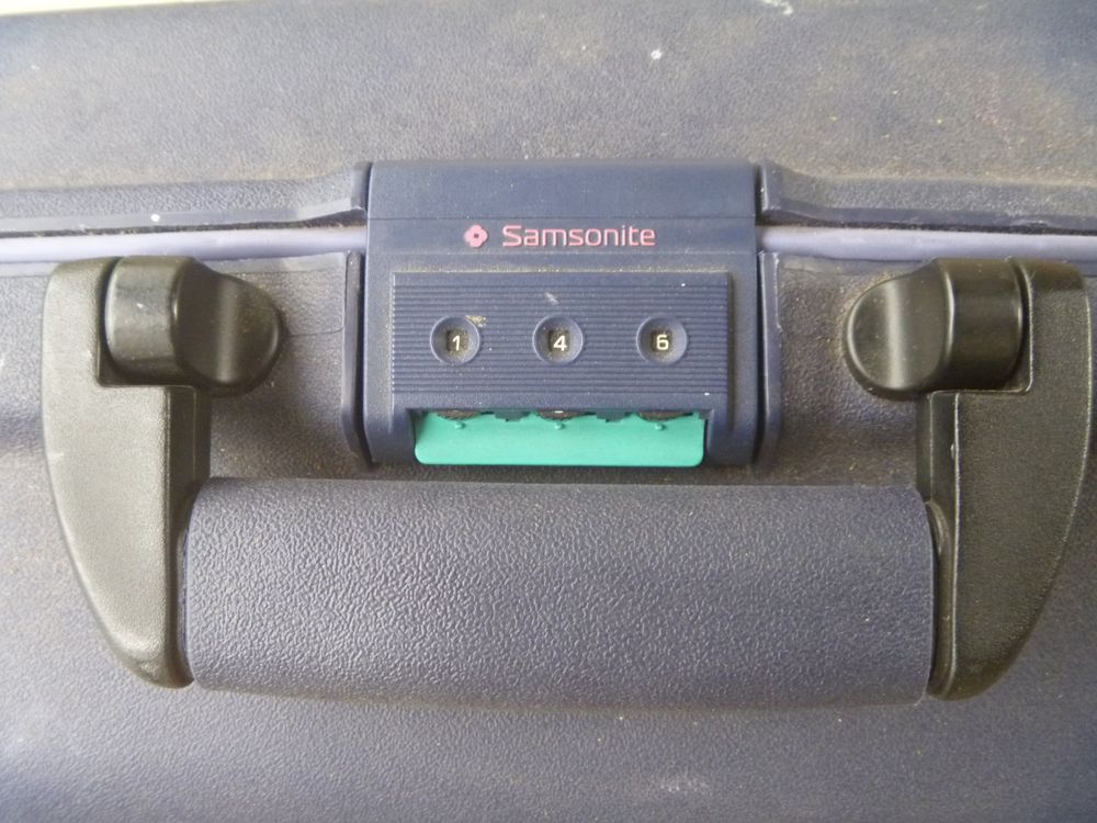 Valise Cosla pour médicaments avec serrure à combinaison (D'occasion) à