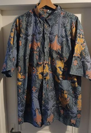 Sommerliches Herrenhemd Gr.XL, exotisches Muster, kurzarm, 