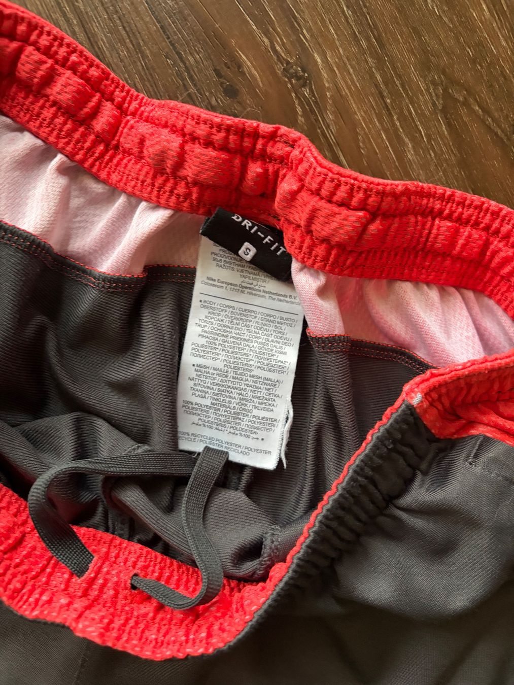 Nike Hosen: Trainerhose Gr. S – Gebraucht aus Muttenz von bargain_hunter 1