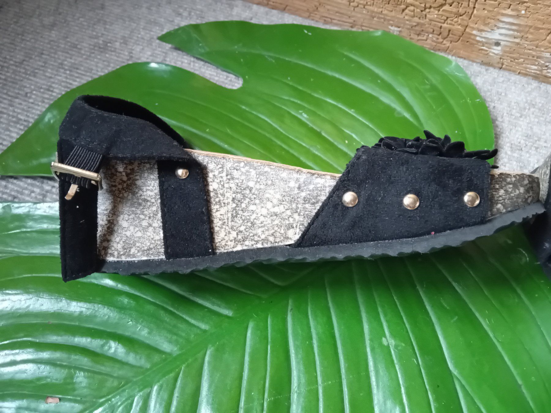 Scarpe da donna: Schwarze Keilsandalen mit Blumen Gr. 40 – Nuovo e nell'imballaggio originale da Rüthi (Rheintal) venduto da titlis07 4