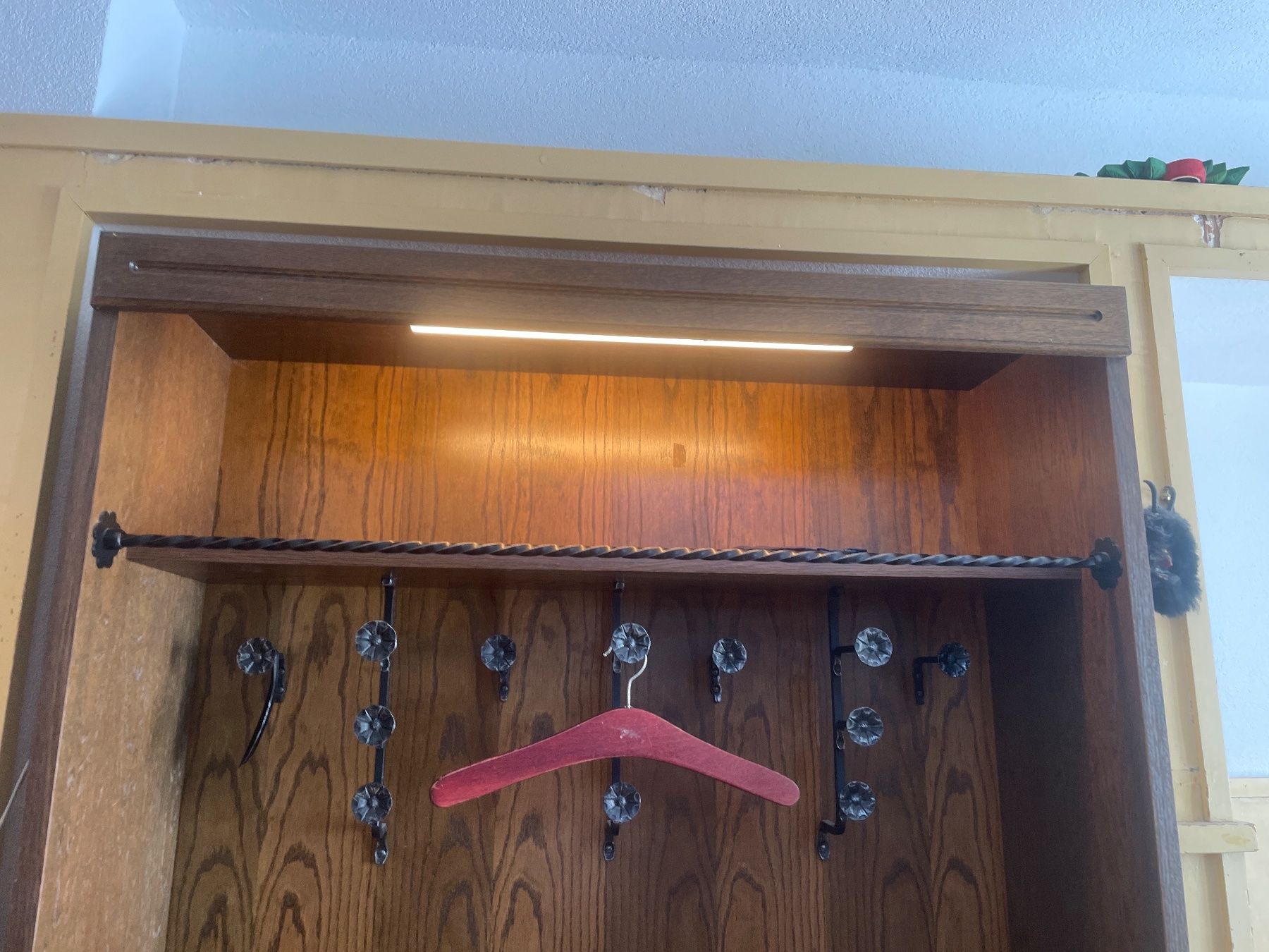 Guardaroba: Gut erhaltene Garderobe – Usato da Churwalden venduto da Fortserj 1