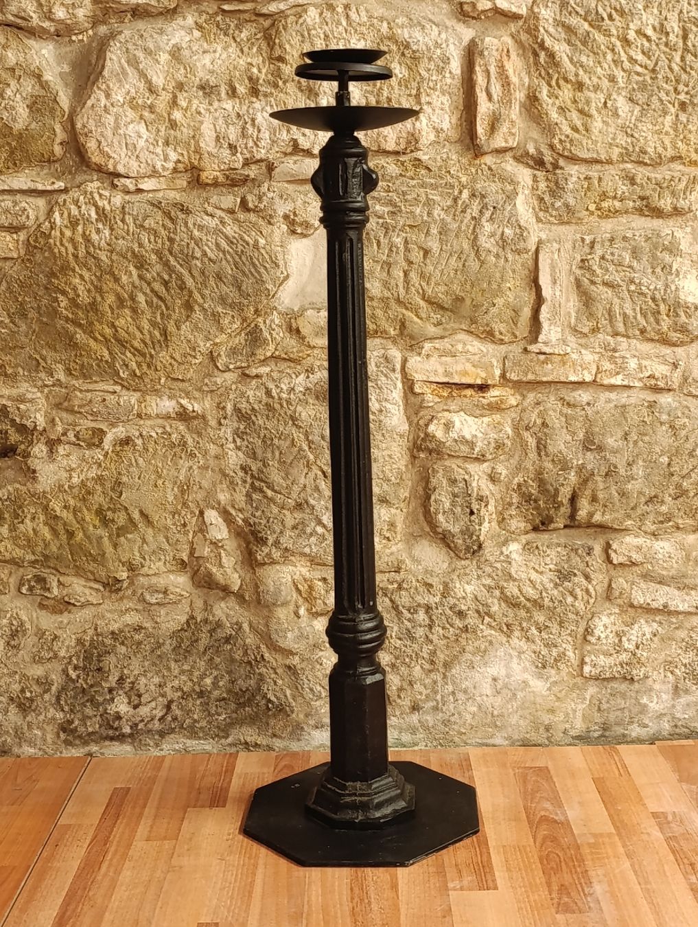 Skulpturen & Statuen: Antike Eisensäule/ Kerzenständer  – Gebraucht aus Hochfelden von Relict 1