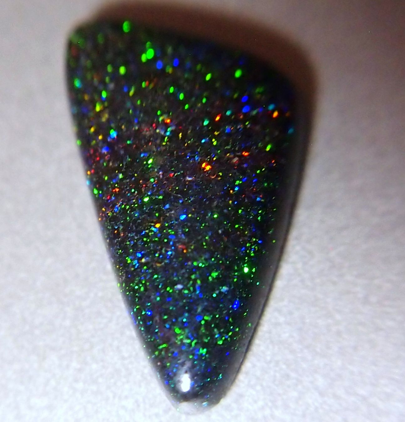 Pierres précieuses: 3,7 CTS polierter ANDAMOOKA OPAL  selten , einzigartig – Neuf avec emballage d'origine à Reinach BL par Hesekiel39 8