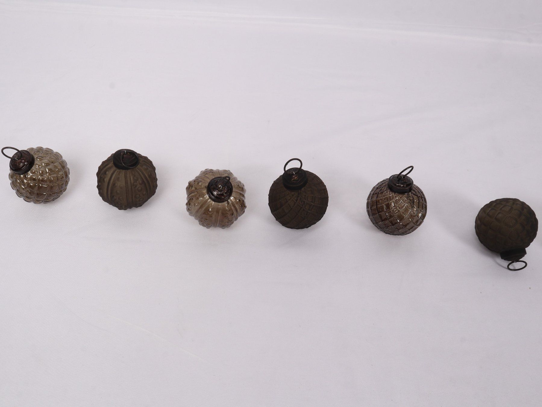 Alle Dekorationen: OPIFLOR Weihnachtskugeln Set 8-teilig – Gebraucht aus Steinen von Restwert_Steinen 4