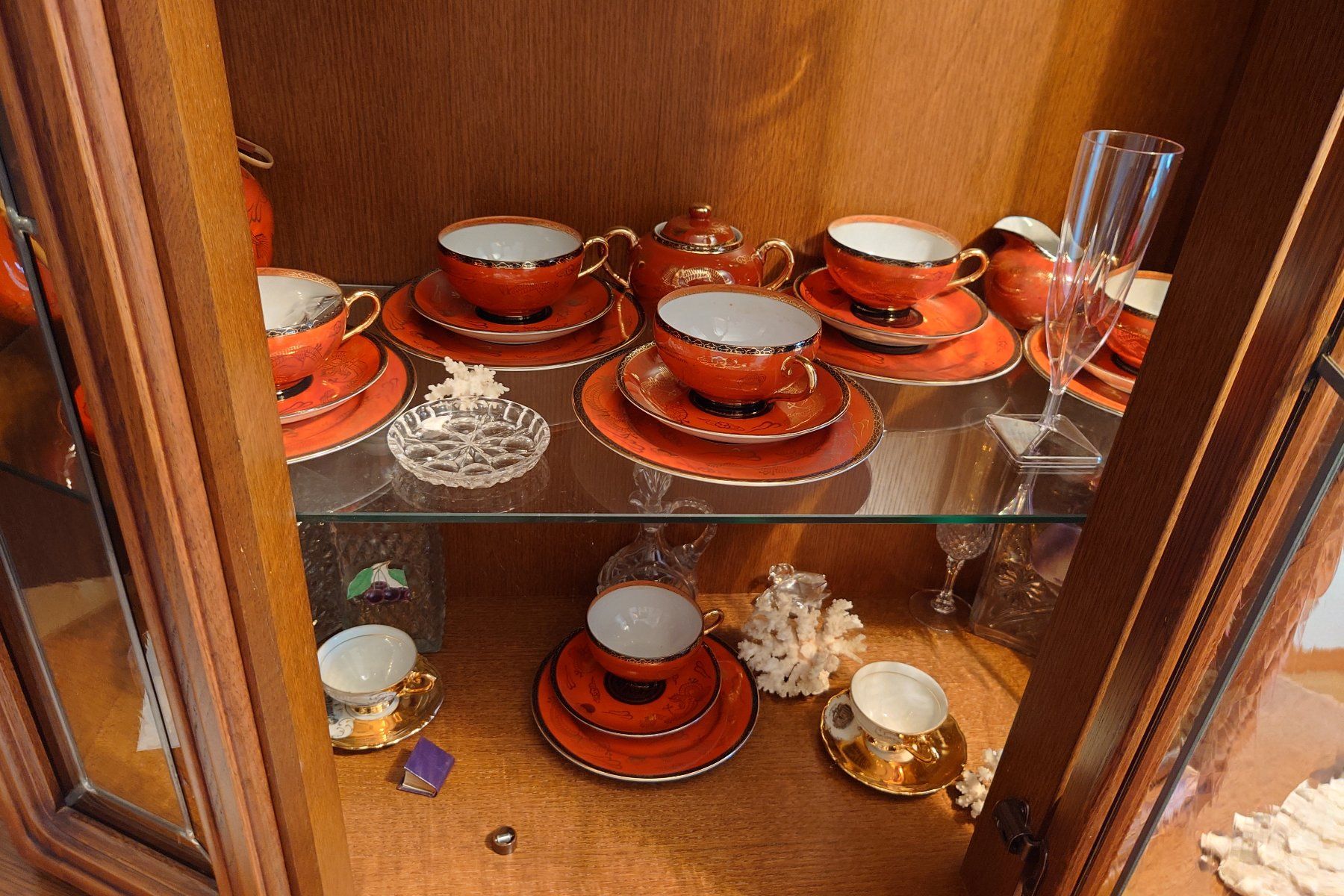 Vitrinen: Vitrine 2-teilig – Gebraucht aus Luzern von proeoesl 2