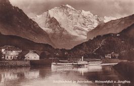 Schiffeinfahrt in Interlaken.  Publicité Vichy-Celestins