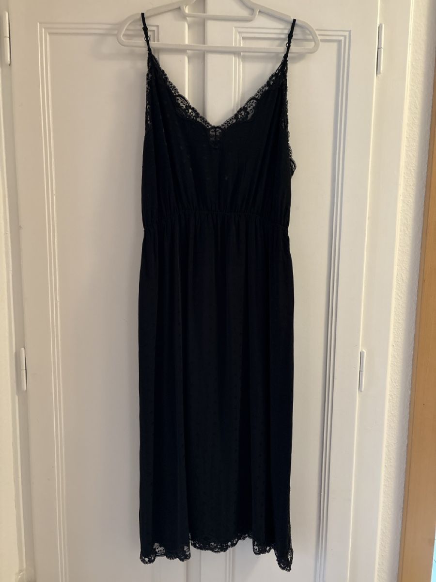 Sandro Vestiti: Sandro Kleid Schwarz Grösse 38 mit Spitze – Usato da Luzern venduto da One0911
