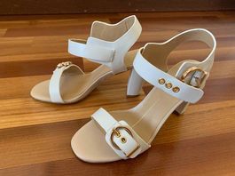 Sandales Lola Cruz blanches talon haut T38 été chic occasion