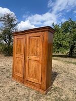 Schrank 2 Türig Nussbaumholz