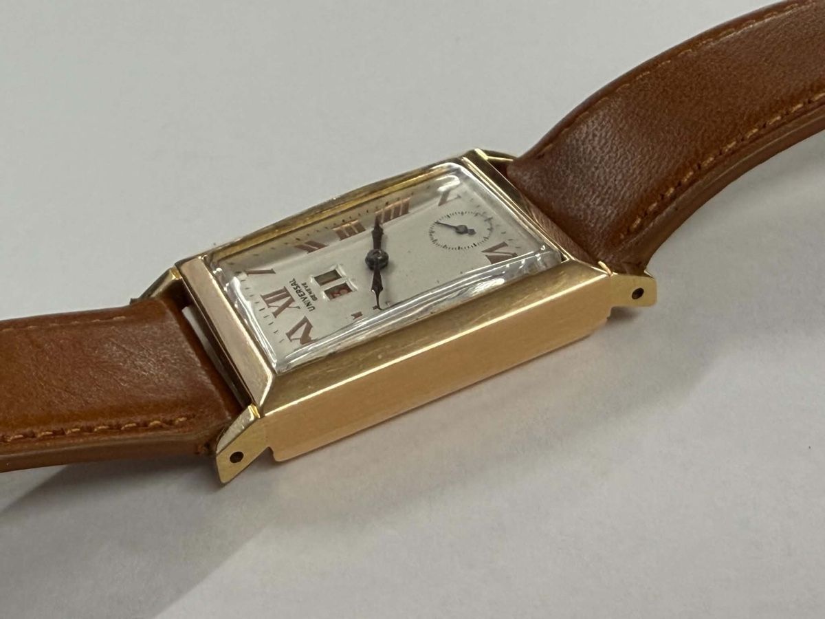 Universal Genève Orologi: Universal Genève en or très rare – Usato da Glovelier venduto da Elsii44 2