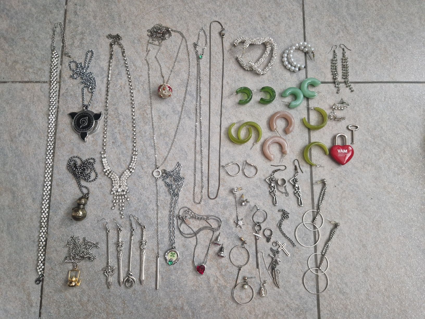 Altri gioielli: Grosses Konvolut Modeschmuck 2 – Usato da Zofingen venduto da TR1981