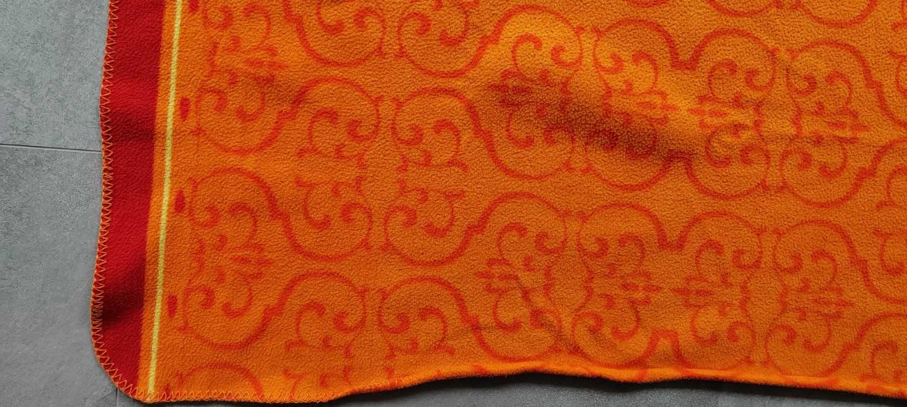 Coperte: Wohndecke orange mit Muster gebraucht – Usato da Feusisberg venduto da Sindbad3 1