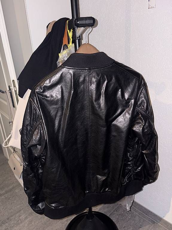 Jacken: Prada Bomberjacke – Gebraucht aus Obergerlafingen von raj_5njg 2