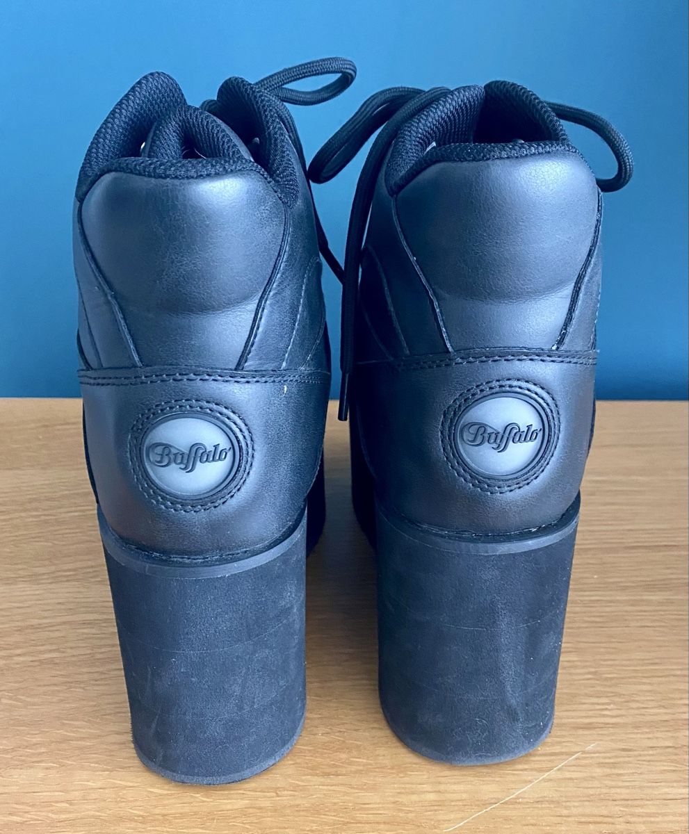 Buffalo Scarpe da donna: Baskets Buffalo plateforme noires taille 39 – Usato da Lausanne venduto da Vracorama 3