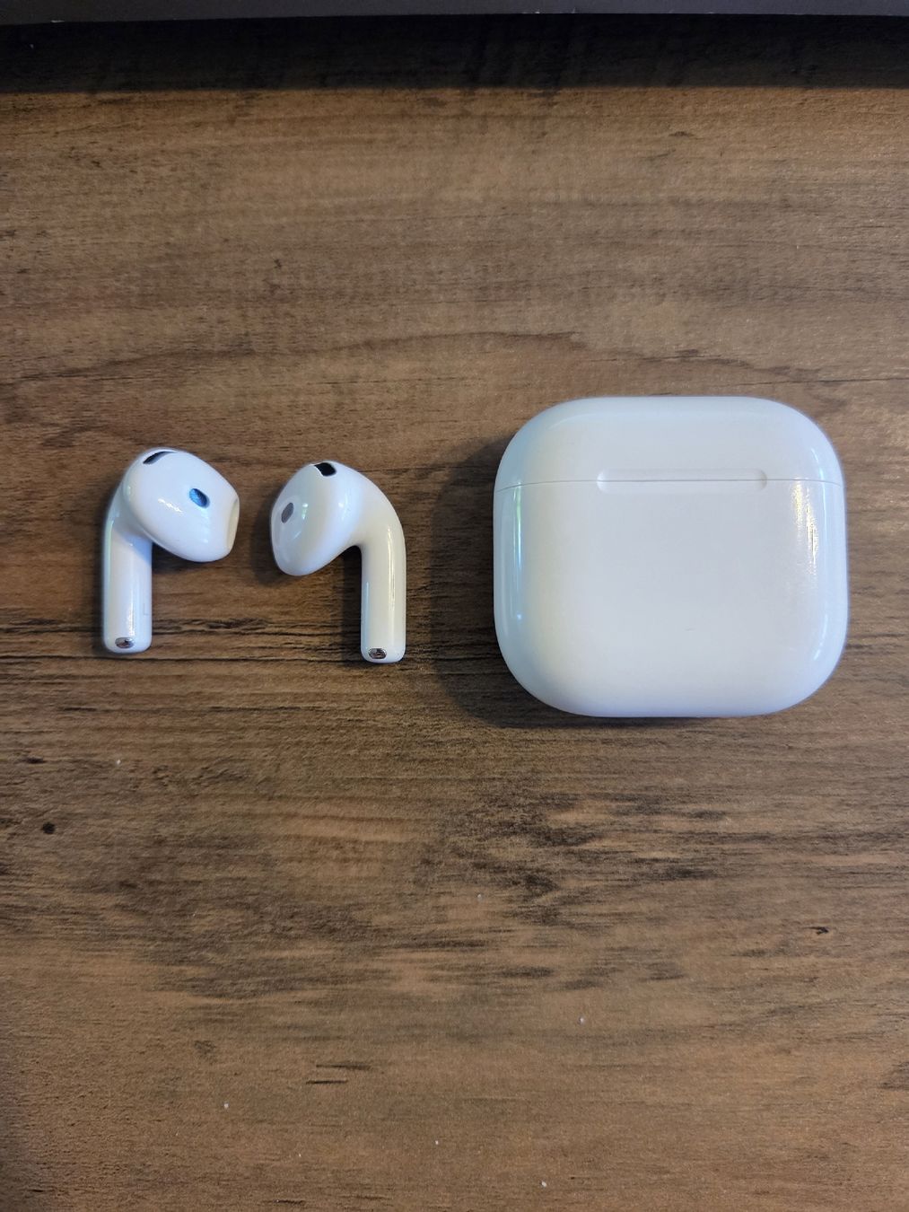 Apple Cuffie: Apple AirPods 4 mit ANC – Usato da Jona venduto da Keller_dani 1