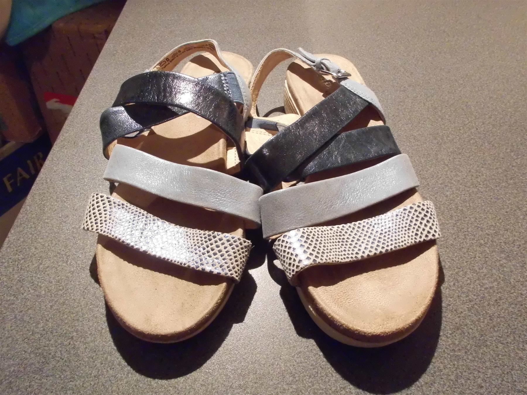 Scarpe da donna: Sandalen Grösse 37, Caprice, grau Töne – Usato da Zürich venduto da abraxas1291 1
