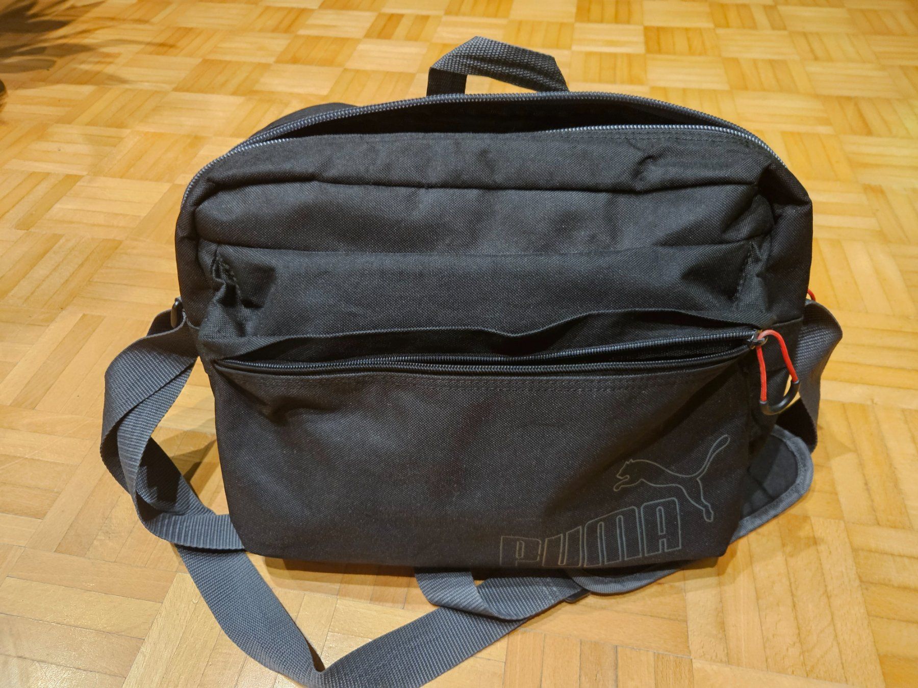 Puma Taschen: Puma Sporttasche – Gebraucht aus Adliswil von jen_w6qm