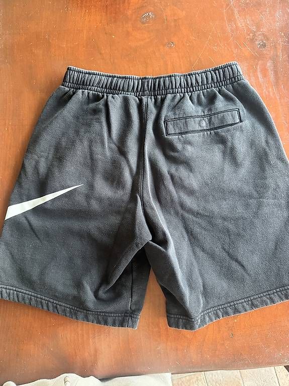 Pantaloni: Pantaloncini Nike Swoosh  Nero e Grigio – Usato da Porza venduto da bia_lvz2 1