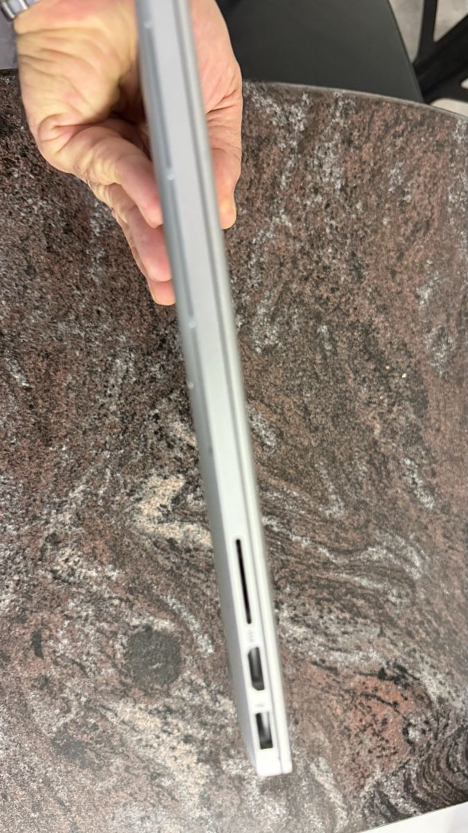 Apple Notebook: Apple MacBook Pro 15" Nur mit Windows 11 Pro. Zoll – Usato da St.Gallen venduto da gauwo 7