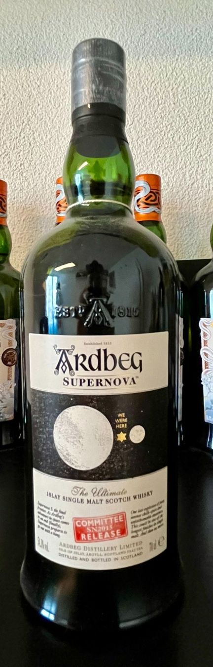 Ardbeg Bevande alcoliche: Ardbeg Supernova 2010-2019 & Hypernova 2022 Set – Nuovo (secondo la descrizione) da Niederhünigen venduto da swissdram 5