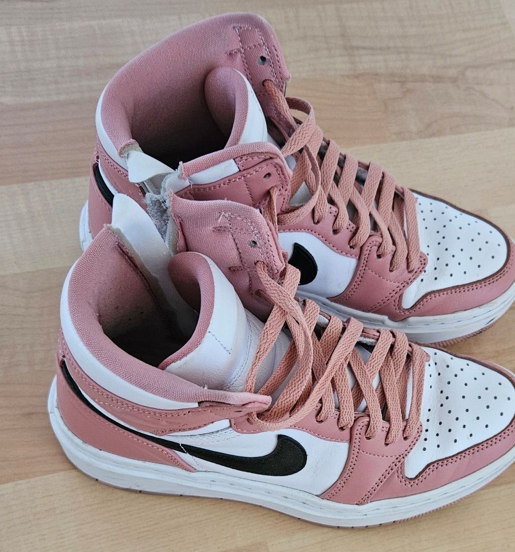 Nike Chaussures femmes: Nike Turnschuhe – D'occasion à Jona par san_f7pf