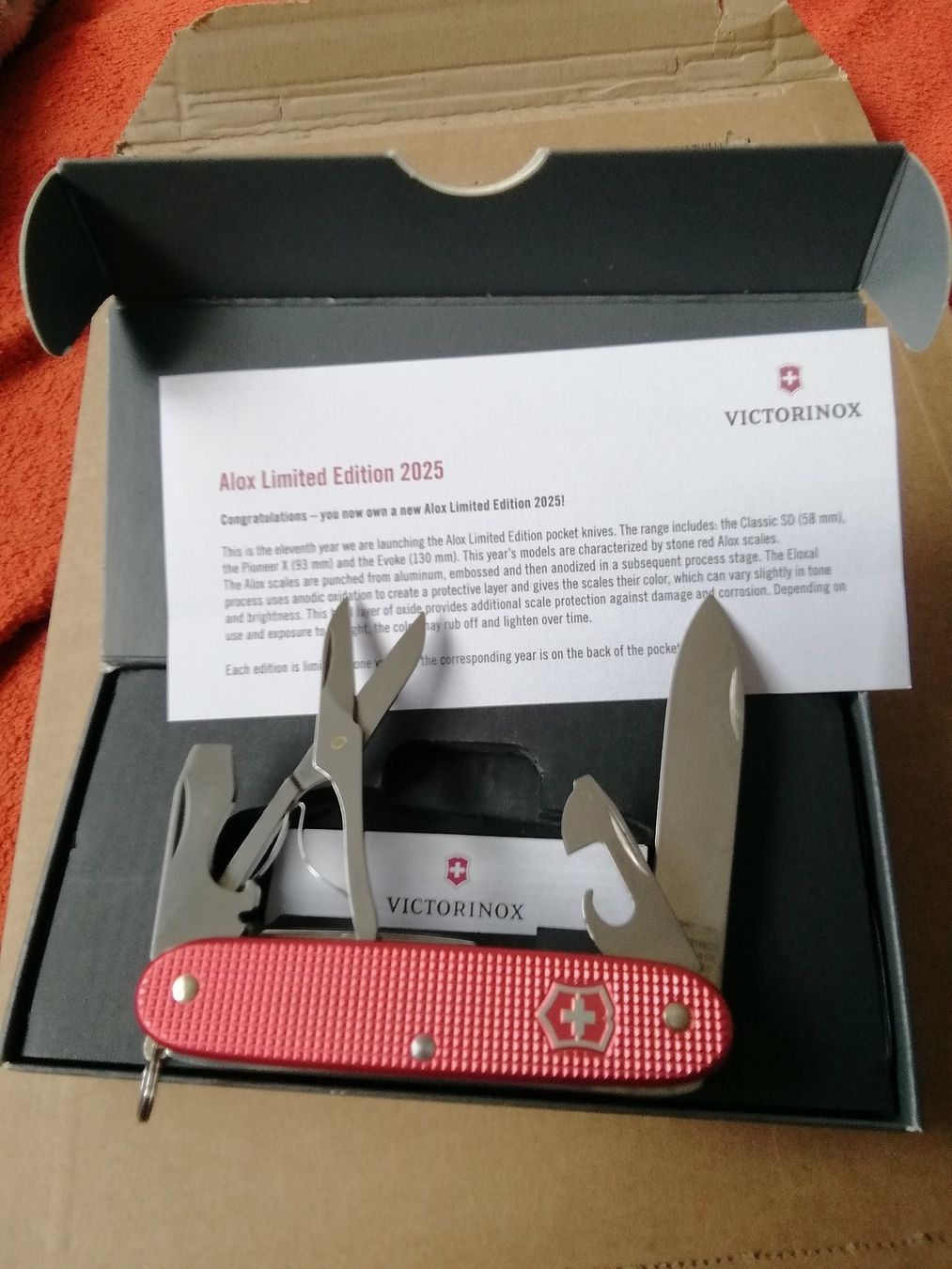 Victorinox Coltelli tascabile: Viktorinox Alox limited Edition 2025 – Nuovo e nell'imballaggio originale da Fahrweid venduto da Chroni55 1