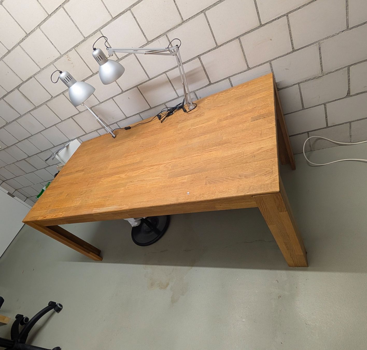 Tables: Basteltisch (ehem. Esstisch) aus Eiche – D'occasion à Oftringen par Schaninb