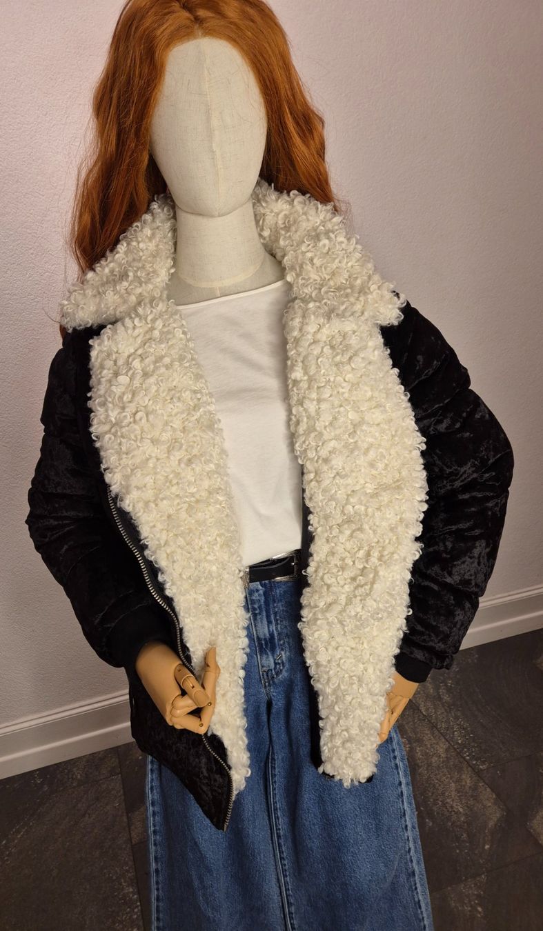 Giacche: Jacke mit Pelz – Usato da Leissigen venduto da ali_k9v8