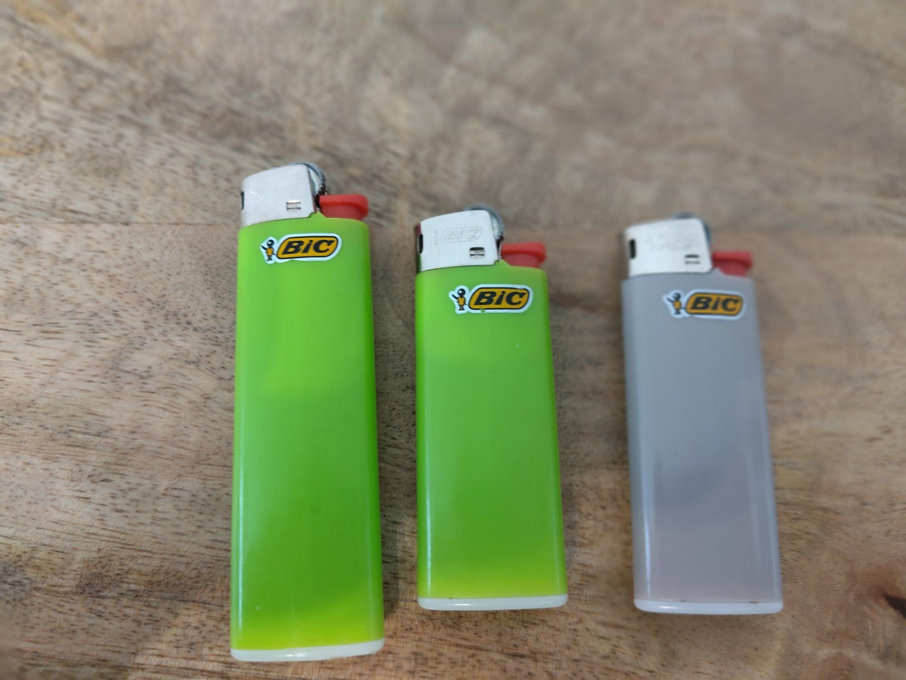 Bic Accendini: 3 BIC Feuerzeuge – Nuovo (secondo la descrizione) da Wangen SZ venduto da scherpa1 1