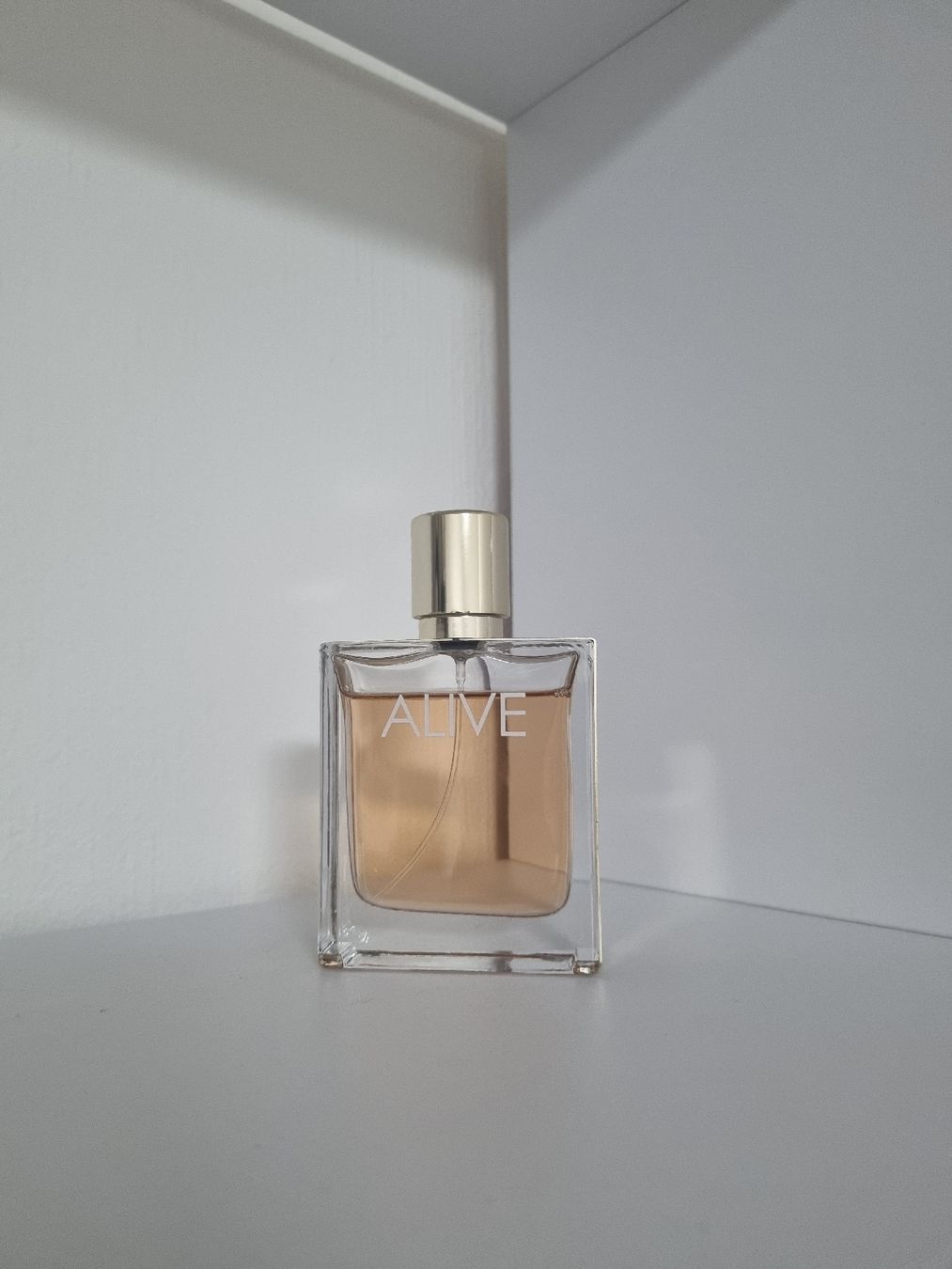 Hugo Boss Profumi & Eau de Toilette: Hugo Boss Alive, 45ml aus 50ml – Usato da Jonen venduto da Juliette_St