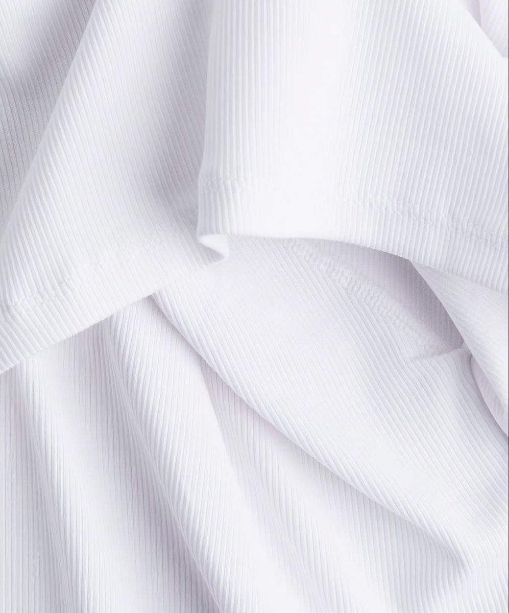 H&M Lotti di vestiti: Pack ribbed maternity tops ⭐️ – Nuovo (secondo la descrizione) da Zollikerberg venduto da BS.SM 3