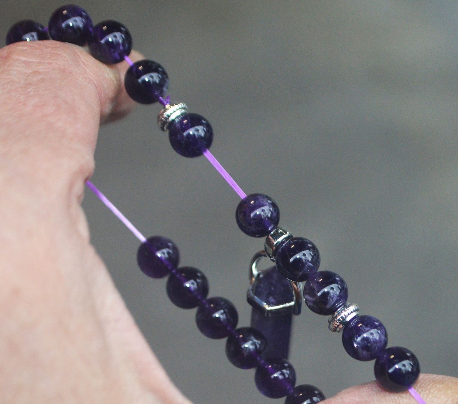 Armbänder & -reifen: Armband X-310 – Amethyst Perlen mit Säule - elastisch – Neu und originalverpackt aus Goldiwil (Thun) von han_v5b7 2