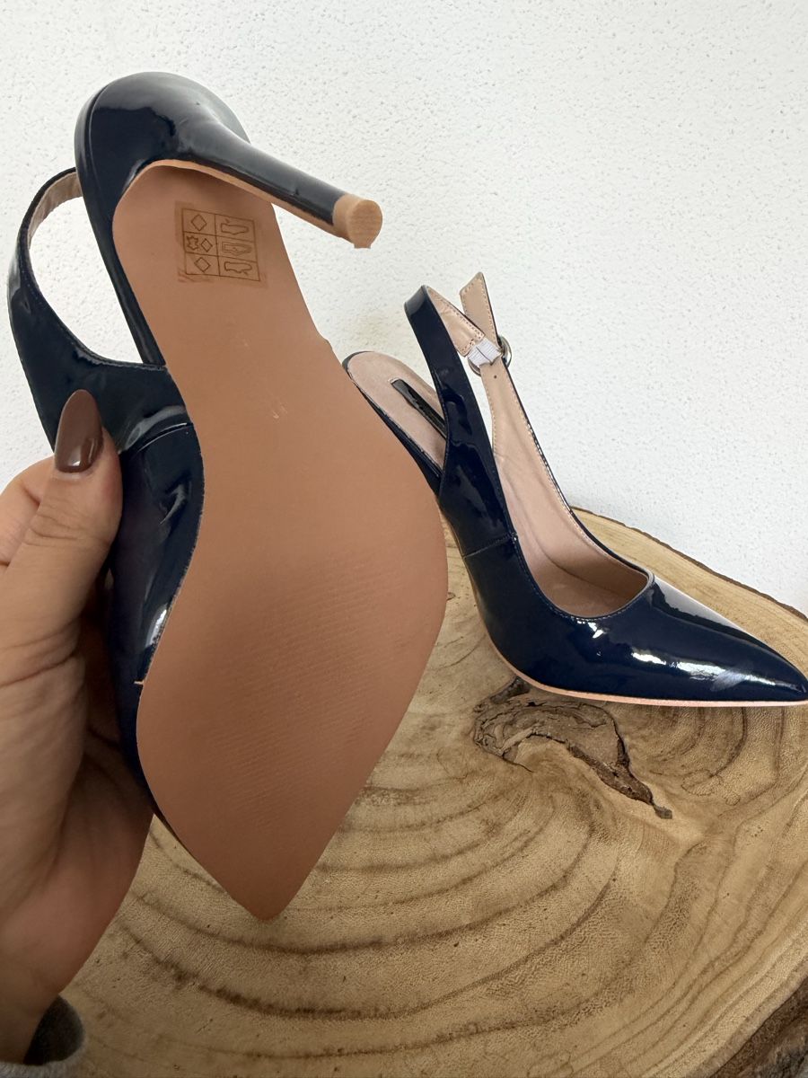Scarpe da donna: Lost Ink Slingback Pumps Lack Dunkelblau Gr. 38 – Nuovo (secondo la descrizione) da Hägglingen venduto da Raff_Ella 4