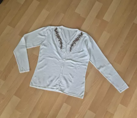 Strickjacke, Cardigan mit Verzierung, Grösse M