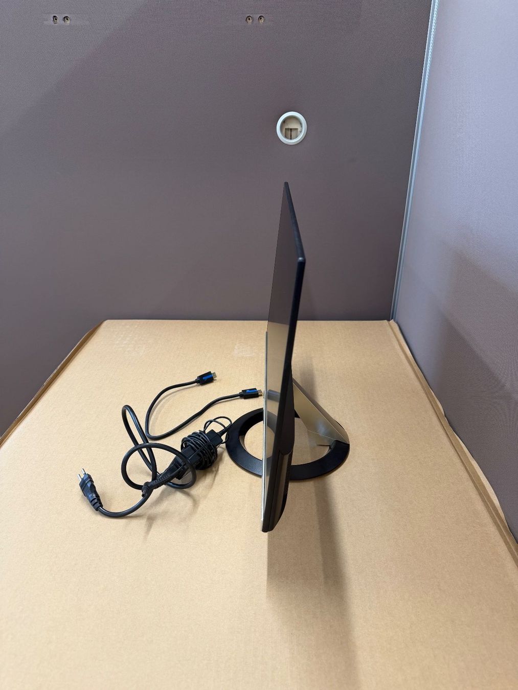 Asus Monitor: ASUS VZ249Q 23.8" Monitor – Usato da Dietlikon venduto da ComdatAG 4