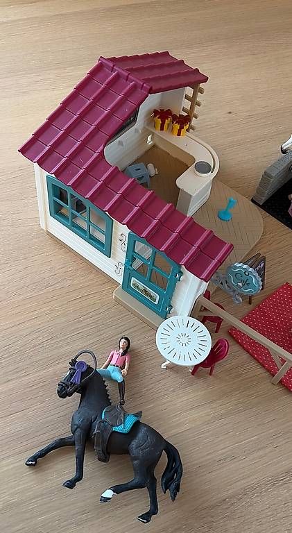 Spielzeuge: Schleich Café – Gebraucht aus Hinterforst von moliki 1