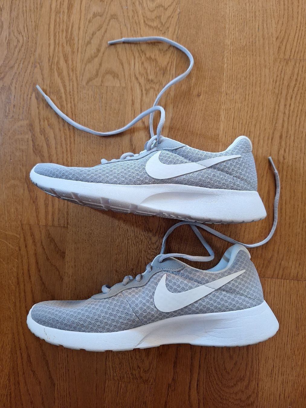Nike Chaussures femmes: Nike Schuhe, Grösse 40.5 – Neuf (Voir description) à Genolier par Antoine30 2