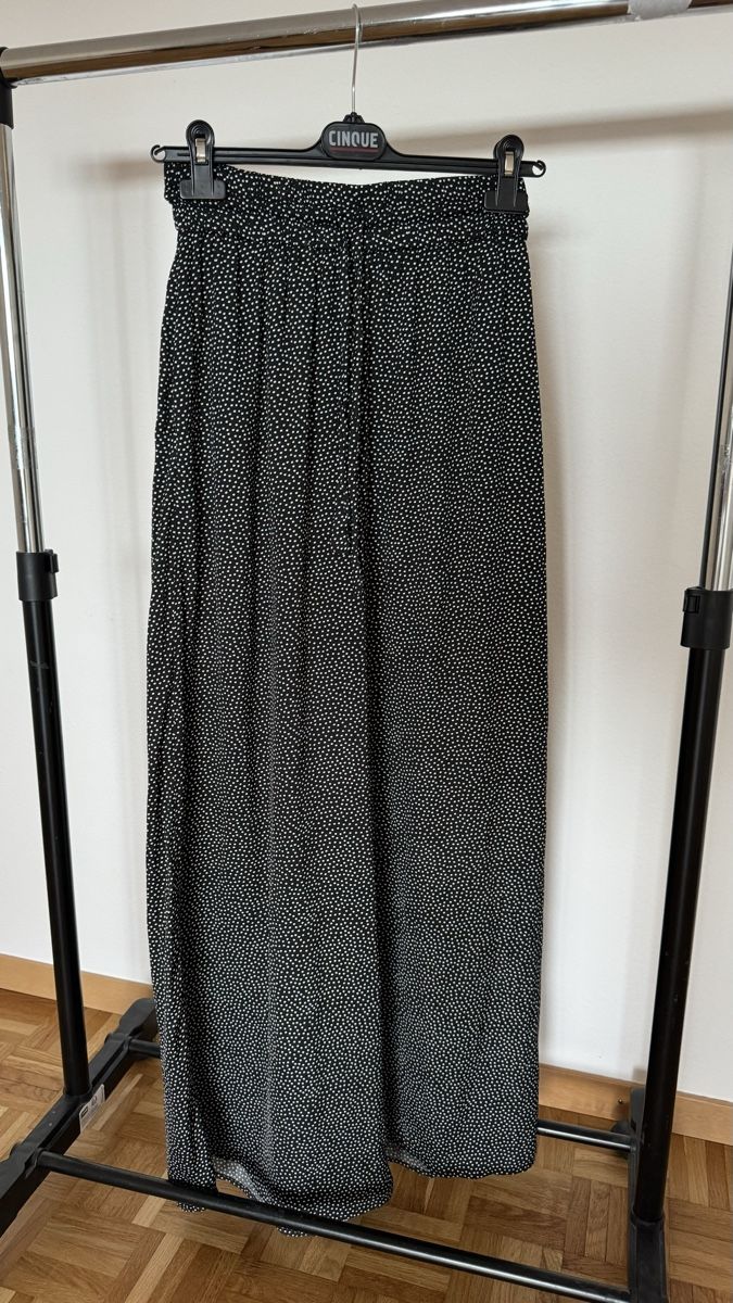Zara Pantaloni: Zara Sommerhose – Usato da Schaffhausen venduto da R_Muzh