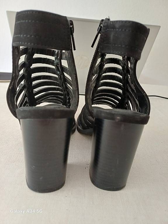 Chaussures femmes: Sandalen Schwarz Größe 37 – D'occasion à Zürich par rom_m7cs 3