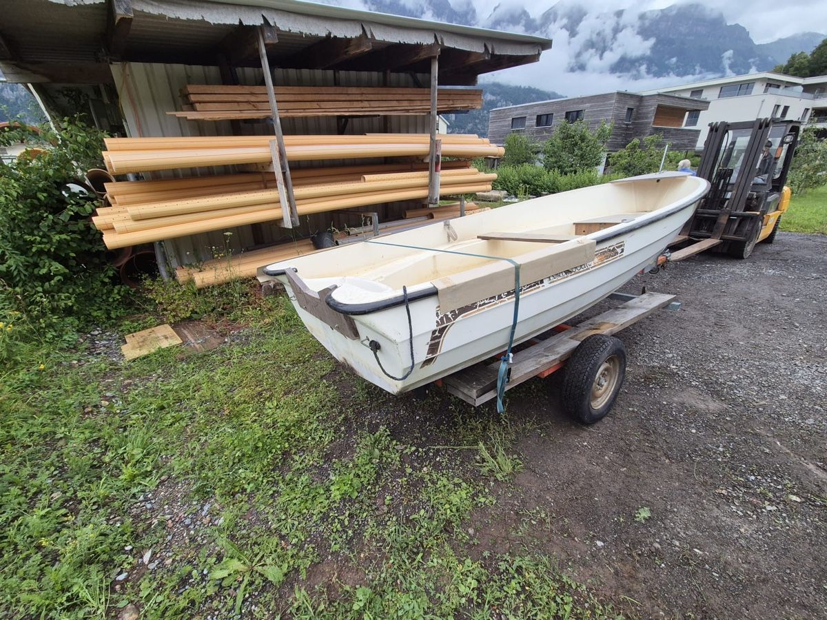 Hensa Boote: Fischerboot  – Gebraucht aus Unterterzen von Barbara_Giger 7