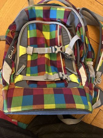 Satch Schulrucksack bunt kariert guter Zustand
